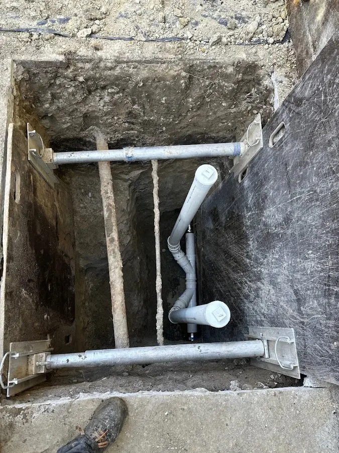 Experienced plumber completing Drain Cleaning work in Kawkawlin